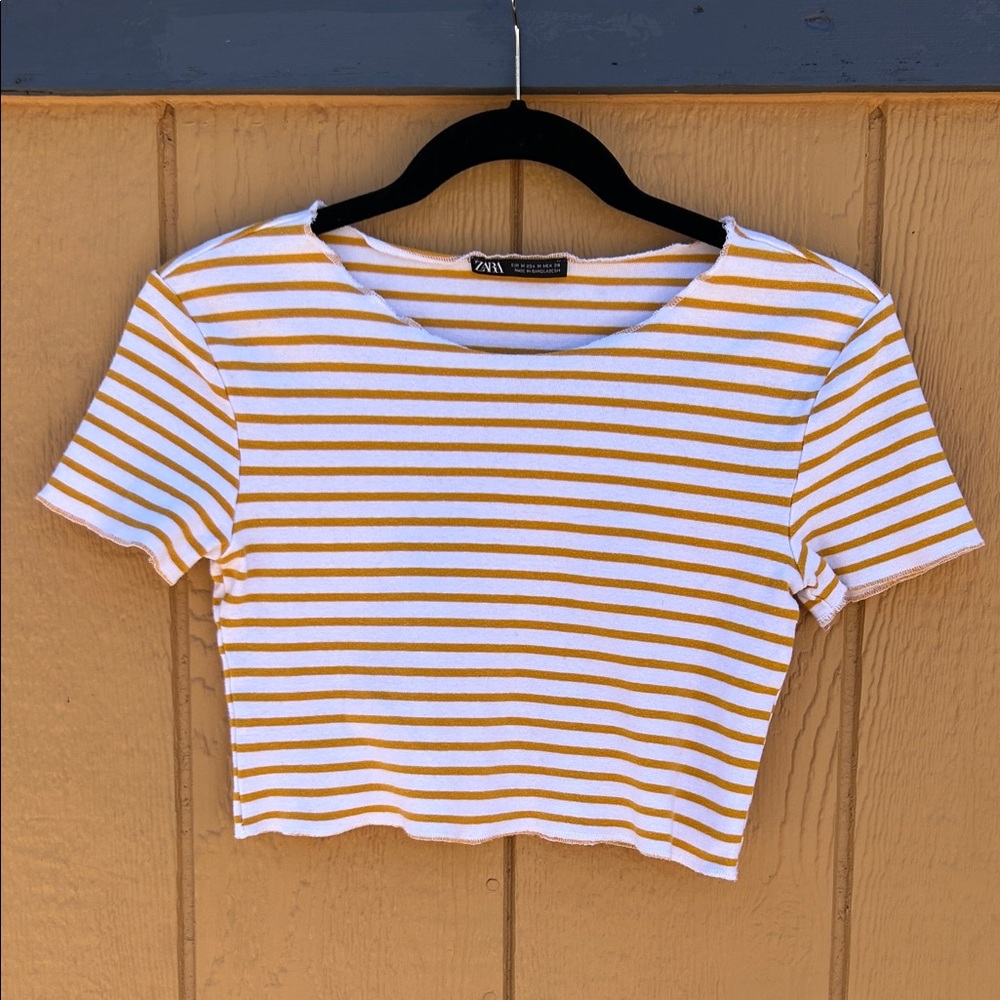 Zara White and Orange Striped Crop Top. Medium.